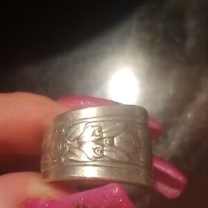 My grandmother spoom ring it's 20 years old